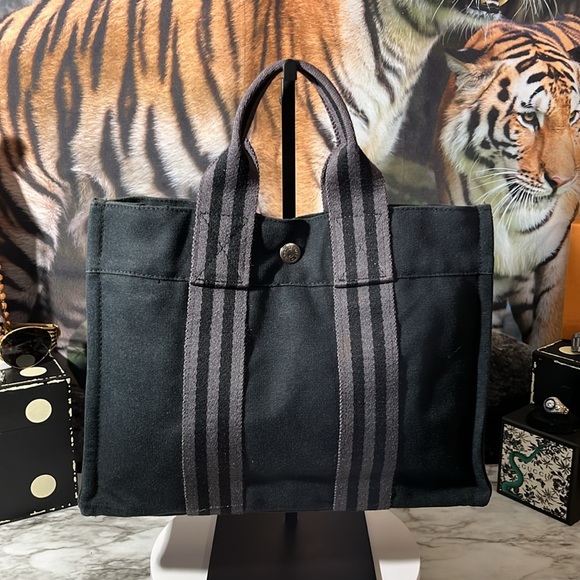 HERMES PM TOTE BAG IN VERY GOOD CONDITION. - Picture 1 of 14